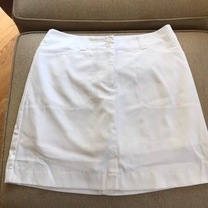 Maggie Lane size 6 golf skort